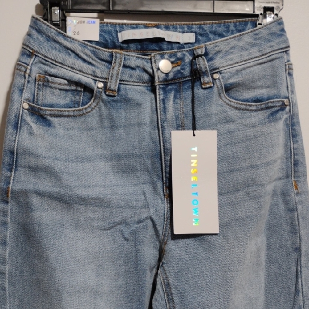(X-52) SALE! NWT Tinseltown High Rise The Mom Jean Light Blue Jeans 3/26 - Picture 2 of 9